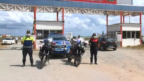 SARIYER'DE JANDARMA VATANDAŞLARI DENİZE GİRMEMELERİ İÇİN UYARILARDA BULUNDU