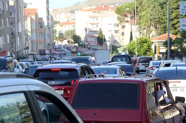 Sinop'ta 3 kilometrelik araç kuyruğu