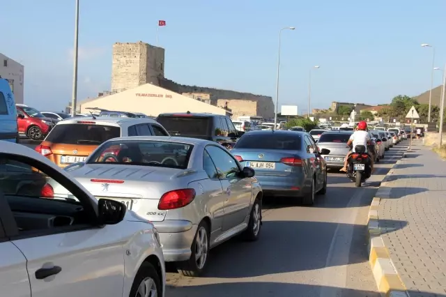 Sinop'ta 3 kilometrelik araç kuyruğu