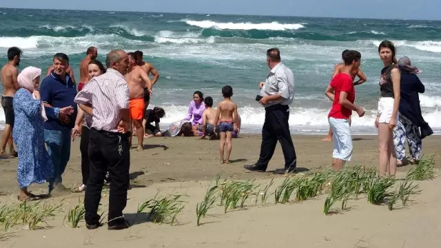 Sinop'ta boğulma tehlikesi geçiren dayı ve yeğen kurtarıldı