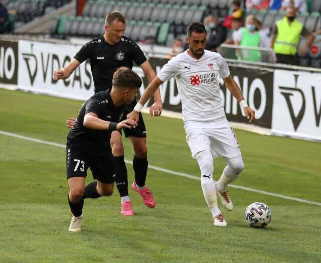 Sivasspor'dan dev adım! Temsilcimiz, Konferans Ligi'nde Petrocub'u Moldova'da 1-0 mağlup etti Sivasspor'dan dev adım! Temsilcimiz, Konferans Ligi'nde Petrocub'u Moldova'da 1-0 mağlup etti