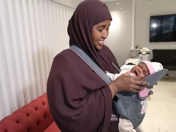 İSTANBUL-SOMALİ'DE 9 KEZ DÜŞÜK YAPTI, ANNELİK SEVİNCİNİ TÜRKİYE'DE YAŞADI