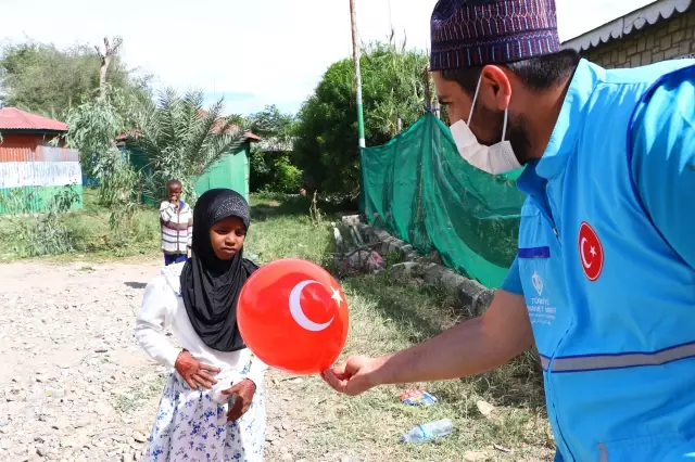 Somaliland'da ihtiyaç sahipleri Türkiye Diyanet Vakfı ile bayram etti