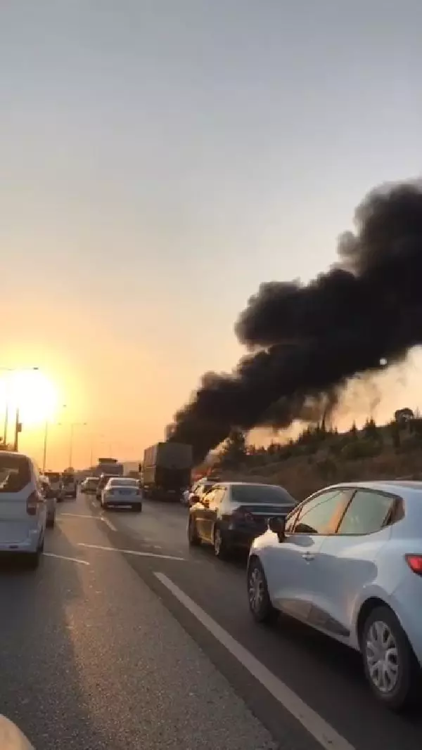 TARSUS'TA YOLCU OTOBÜSÜ ALEV ALDI