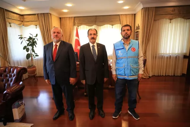TDV görevlileri, Bakü Büyükelçisi Bağcı'yı ziyaret etti TDV görevlileri, Bakü Büyükelçisi Bağcı'yı ziyaret etti