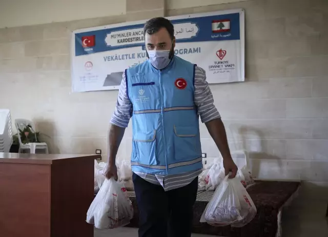 TDV tarafından Lübnan'da kesilen kurbanlar ihtiyaç sahiplerine ulaştırıldı