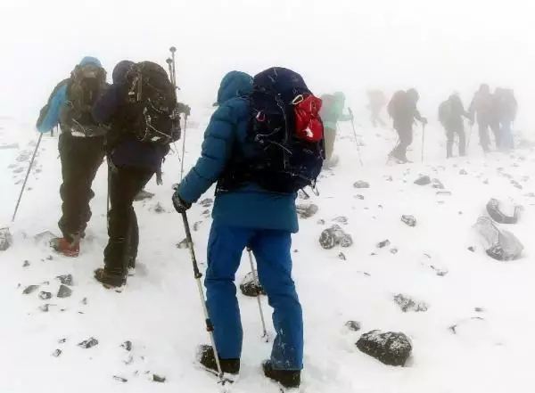 TEMMUZ'DA AĞRI DAĞI'NDA TİPİYE YAKALANAN DAĞCILAR, O ANLARI ANLATTI