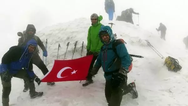 TEMMUZ'DA AĞRI DAĞI'NDA TİPİYE YAKALANAN DAĞCILAR, O ANLARI ANLATTI