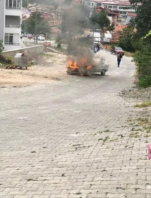 TOKAT'TA SEYİR HALİNDEKİ OTOMOBİL YANDI