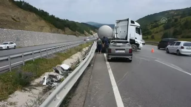 Trafik kazalarında 8 kişi yaralandı Trafik kazalarında 8 kişi yaralandı