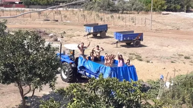 Traktör römorkunu havuza çevirdiler