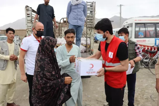 Türk Kızılay Afganistan'da 5 bin aileye kurban eti dağıttı Türk Kızılay Afganistan'da 5 bin aileye kurban eti dağıttı