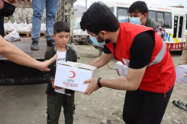 Türk Kızılay Afganistan'da 5 bin aileye kurban eti dağıttı
