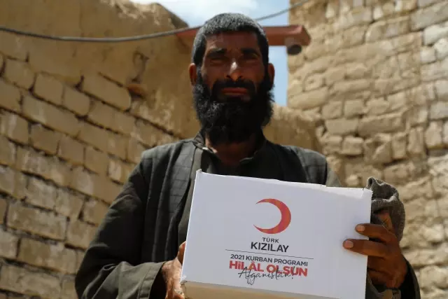 Türk Kızılay Afganistan'da 5 bin aileye kurban eti dağıttı