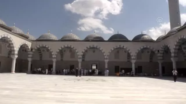 Türkiye Diyanet Vakfı Kırgızistan'da yaklaşık 1700 hisse kurban eti dağıttı