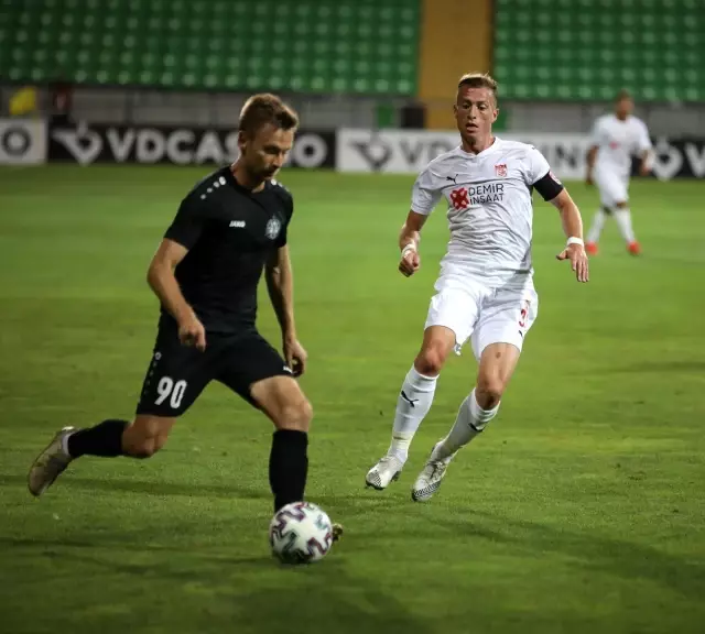 UEFA Avrupa Konferans Ligi: Petrocub: 0 - Sivasspor: 1 (Maç sonucu)