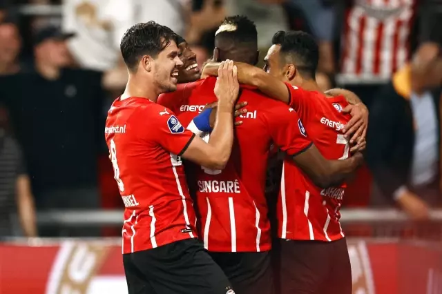 UEFA Şampiyonlar Ligi: PSV: 5 - Galatasaray: 1 (Maç sonucu)