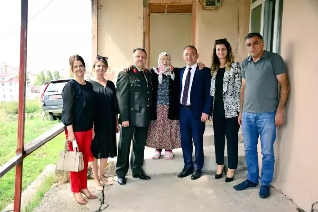Son dakika haberleri | Vali Öner'den şehit ve gazi ailelerine bayram ziyareti
