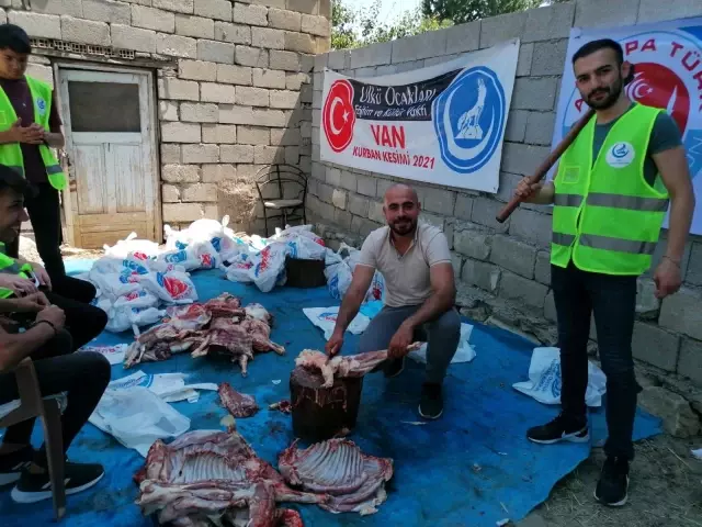 Van Ülkü Ocakları bayramda vatandaşı unutmadı