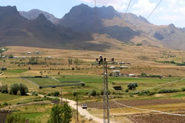 Yakıcı güneş altında kesintisiz enerji için bayram mesaisi