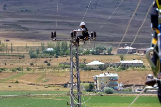 Yakıcı güneş altında kesintisiz enerji için bayram mesaisi