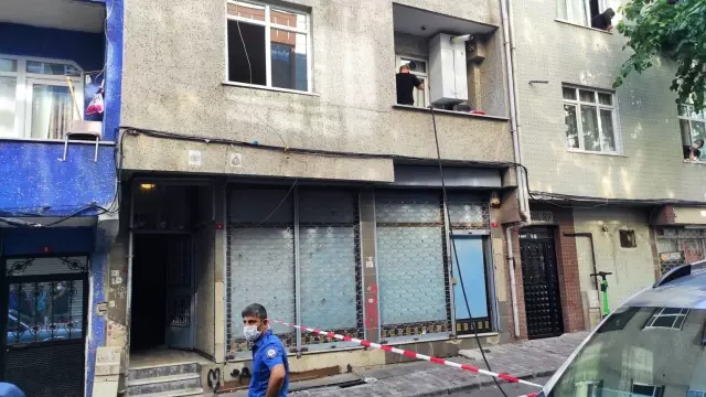 Son dakika... Yangın çıkan evde 1 kadın ölü, 1 erkek bilekleri kesik halde bulundu