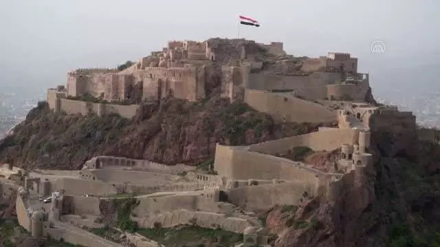 Yemen'in Taiz kentinde yüzlerce kişi Kurban Bayramı'nı Kahire Kalesi'ndeki müzik festivaliyle kutladı Yemen'in Taiz kentinde yüzlerce kişi Kurban Bayramı'nı Kahire Kalesi'ndeki müzik festivaliyle kutladı