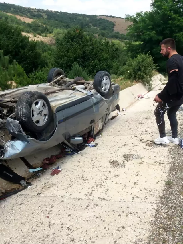 Yoldan çıkan otomobil şarampolde takla attı: 2 yaralı