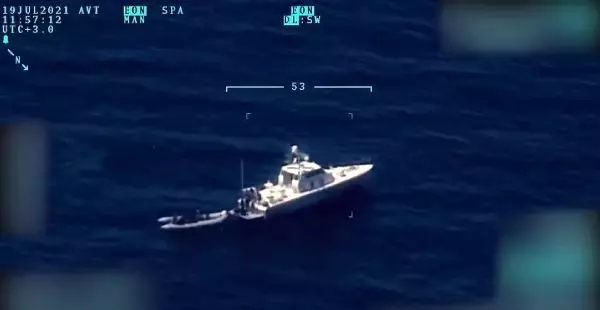 Türk kara sularına geri itilen 15 düzensiz göçmen kurtarıldı