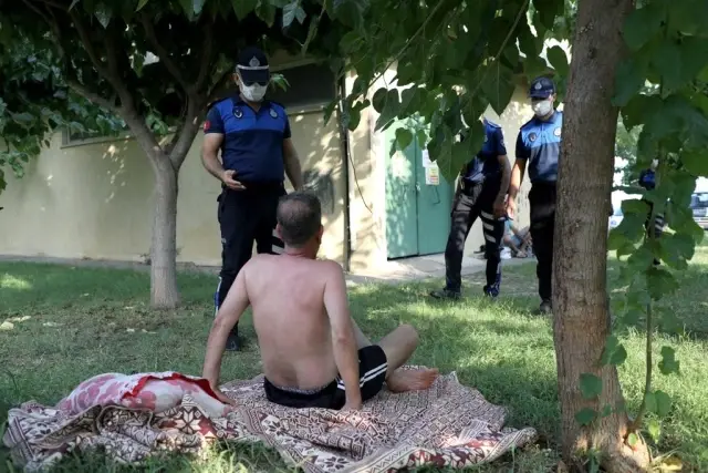 Zabıta ekipleri park ve refüjlerde tatil yapanları uyardı, uymayanlara ceza yazdı