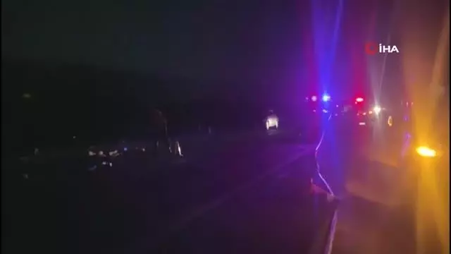 Zincirleme trafik kazasında aynı aileden 4 kişi hayatını kaybetti Zincirleme trafik kazasında aynı aileden 4 kişi hayatını kaybetti