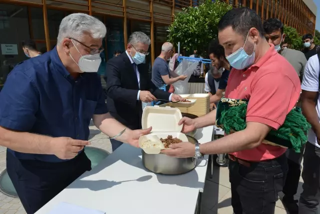 Son dakika gündem: Almanya'da Köln DİTİB Merkez Camisi'nde geleneksel kavurma ikramı