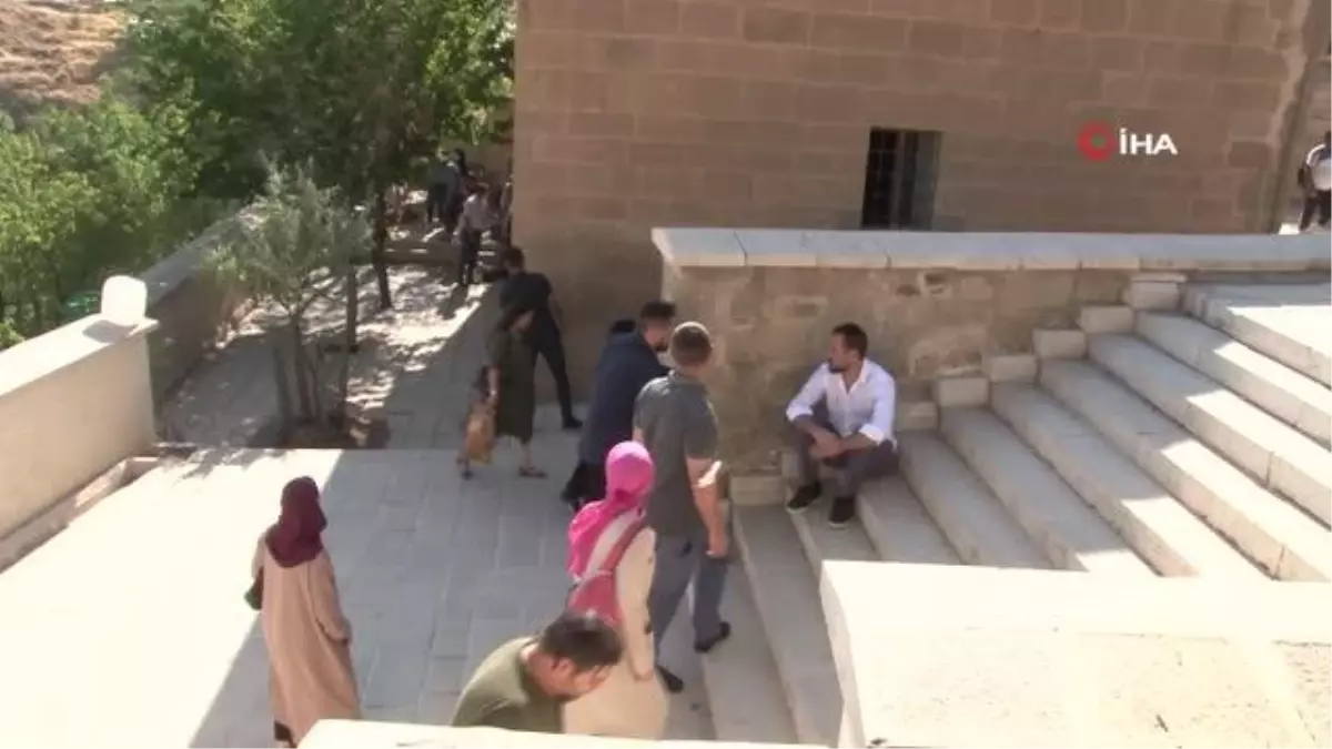 Bayram tatilinde vatandaşlar Harput'a akın etti