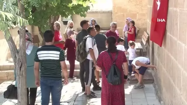 Bayram tatilinde vatandaşlar Harput'a akın etti