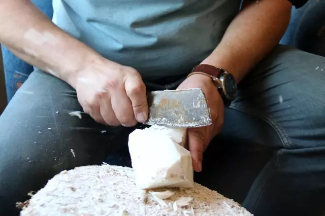 Beyaz altın pipo halinde dünyaya açılıyor