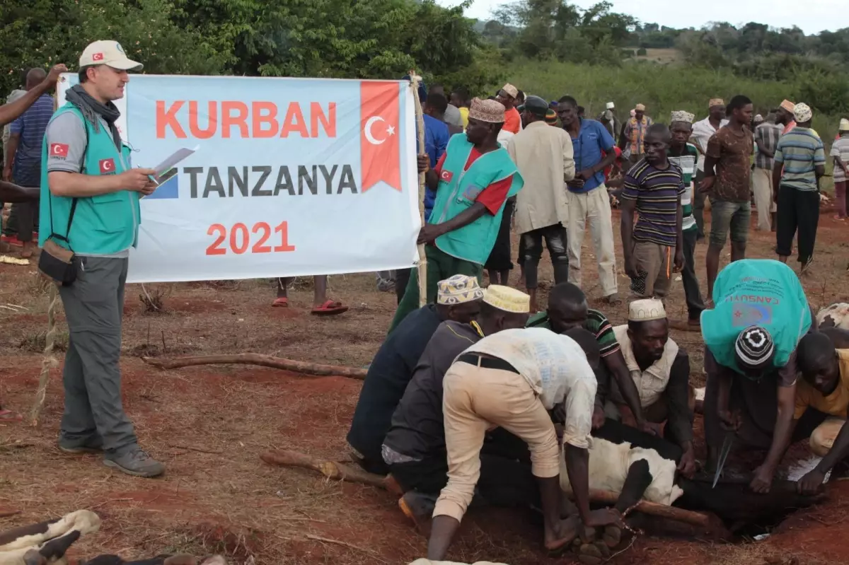 Cansuyu Derneği, Tanzanya'da 198 bin kişiye kurban eti ulaştırdı