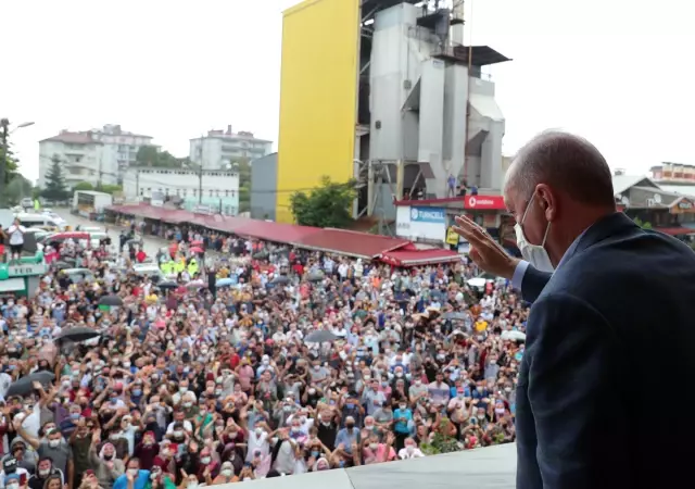 Son dakika haberleri | Cumhurbaşkanı Erdoğan selden etkilenen Arhavi'de vatandaşlara hitap etti Açıklaması
