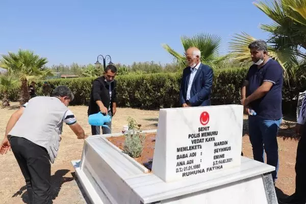 EVLAT NÖBETİNDEKİ AİLELERDEN GARA ŞEHİDİ KAYA'NIN KABRİNE ZİYARET