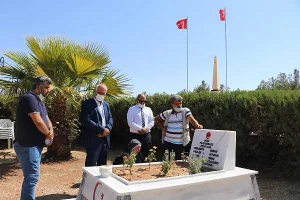 EVLAT NÖBETİNDEKİ AİLELERDEN GARA ŞEHİDİ KAYA'NIN KABRİNE ZİYARET