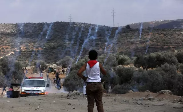 Filistin Kızılayı: İsrail güçlerinin Nablus'ta Filistinlilere müdahalesinde 320 kişi yaralandı
