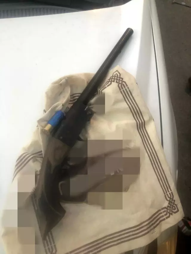 Husumetlisinin aracına tüfekle ateş açtı, yakalandı