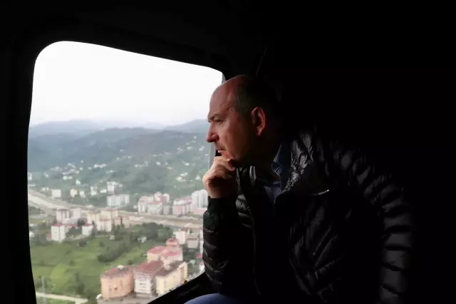 Son dakika! İçişleri Bakanı Soylu, selin etkili olduğu alanları havadan inceledi