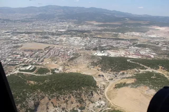 İzmir'de jandarma ekiplerinden helikopterli trafik denetimi