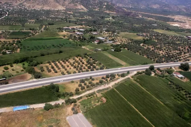 İzmir'de jandarma ekiplerinden helikopterli trafik denetimi