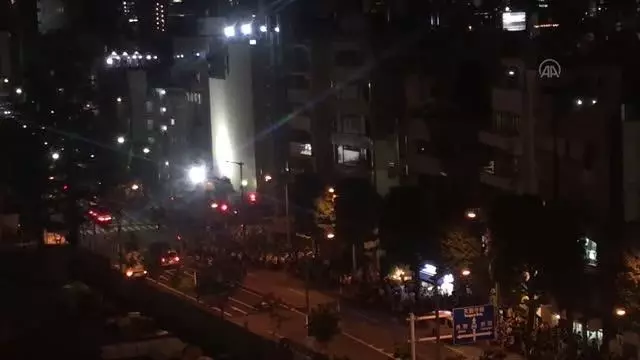 Japonya Ulusal Stadı dışında olimpiyat oyunları protesto edildi