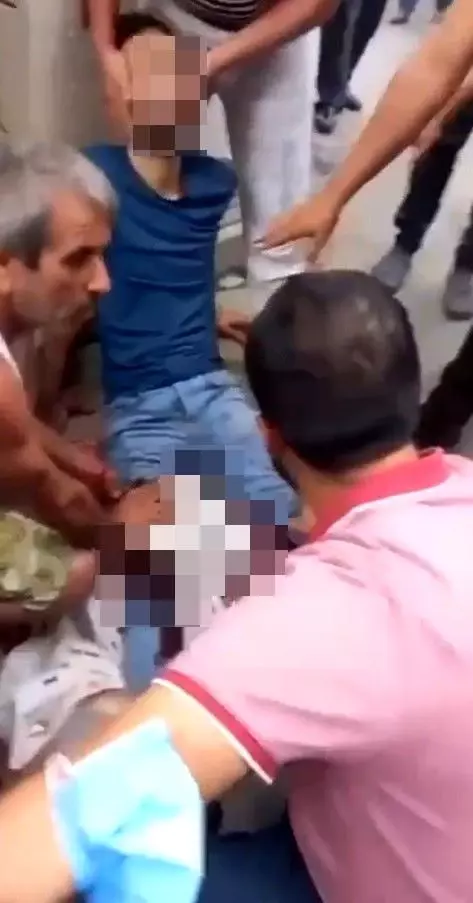 Küçükçekmece'de iki grup arasında silahlı çatışma kamerada