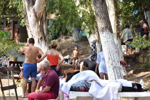 'SAKİN ŞEHİR AKYAKA'NIN NÜFUSU BAYRAMDA 20 KAT ARTTI
