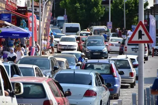 'SAKİN ŞEHİR AKYAKA'NIN NÜFUSU BAYRAMDA 20 KAT ARTTI