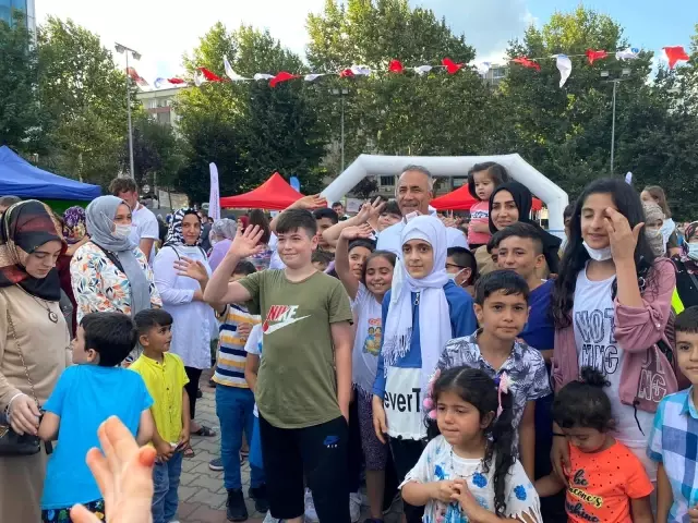 Son dakika haber: Sultangazili çocuklar bayramda eğlenceye doyuyor