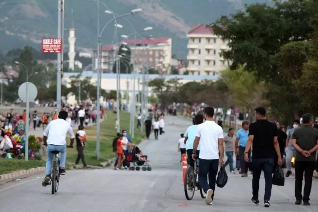 Tatvan binlerce misafiri ağırlıyor
